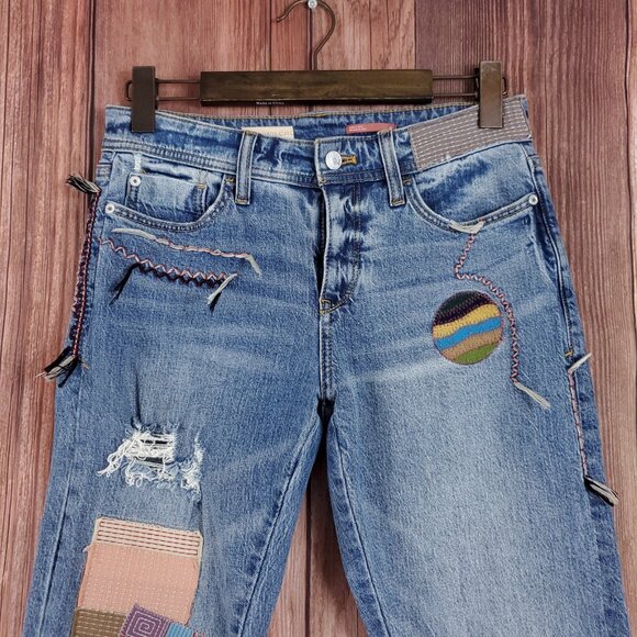 Anthropologie Pilcro Size 26 Slim Boyfriend Embroidered Patch Mid Rise Jeans - Picture 5 of 15